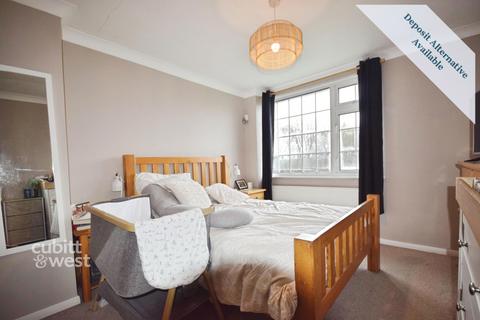 3 bedroom terraced house to rent, Maple Walk Rustington BN16