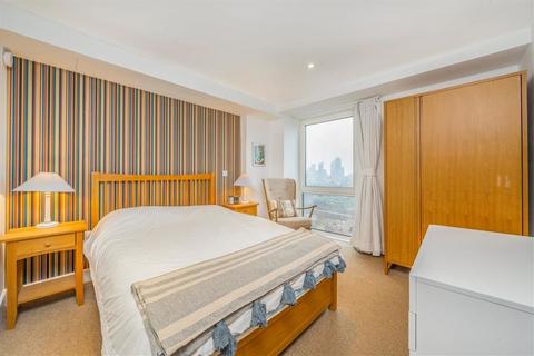 1 bedroom flat for sale, Salamanca Place, London SE1
