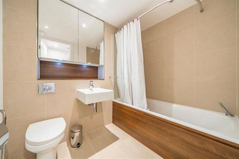 1 bedroom flat for sale, Salamanca Place, London SE1