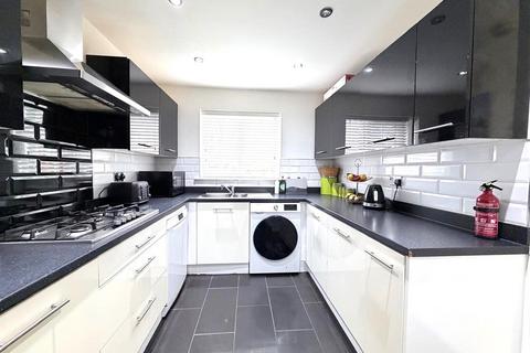 3 bedroom semi-detached house for sale, Elm Way, Chadderton, Oldham