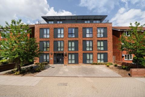 Studio to rent, Kenton Road, Harrow HA3