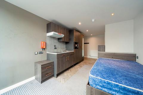 Studio to rent, Kenton Road, Harrow HA3