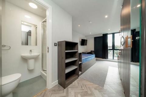 Studio to rent, Kenton Road, Harrow HA3