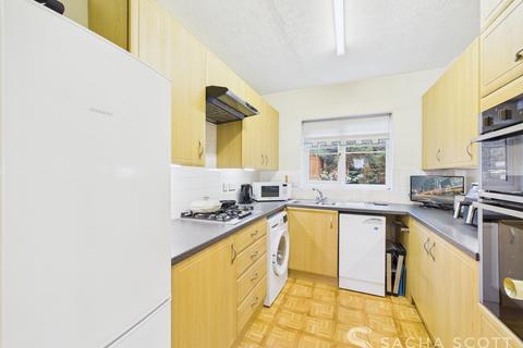 undefined, Lower Dunnymans, Banstead, SM7