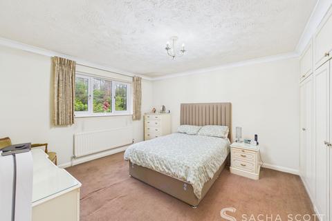 undefined, Lower Dunnymans, Banstead, SM7