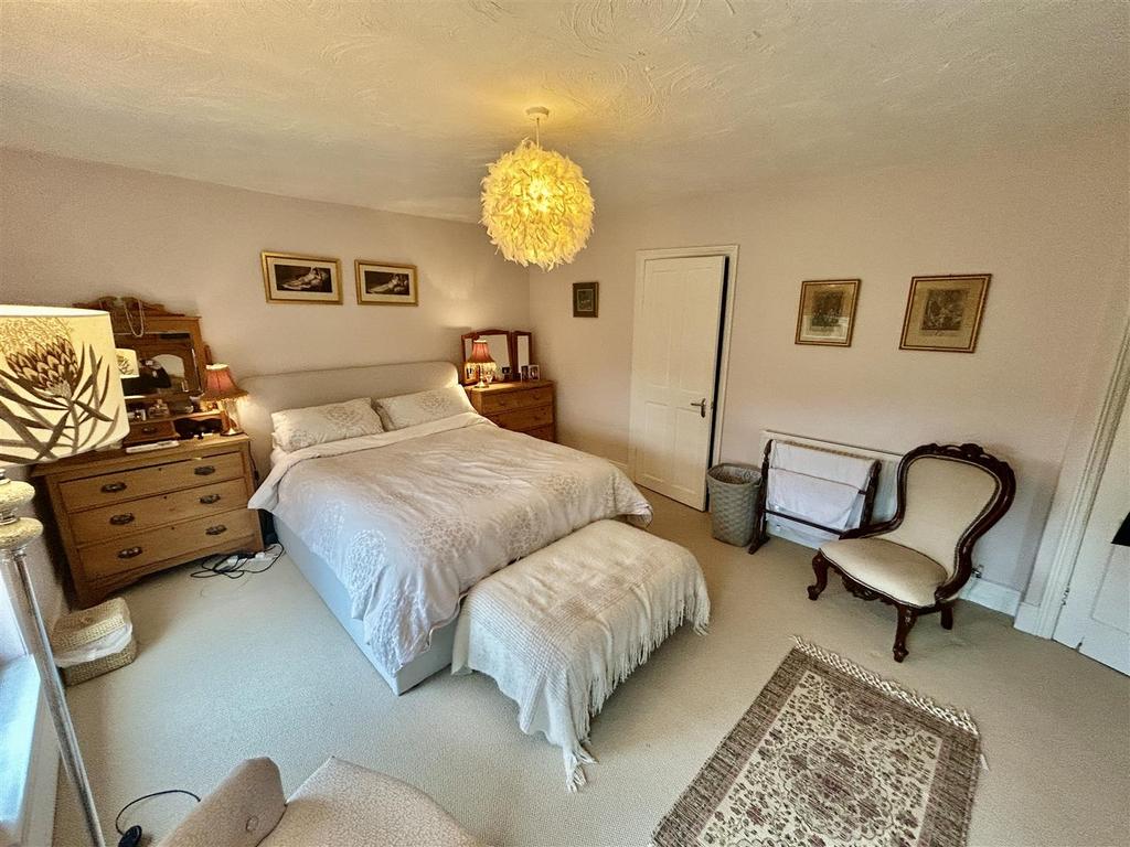 Bed1.JPG