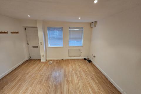 undefined, Luton LU1