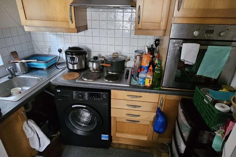 undefined, Luton LU1