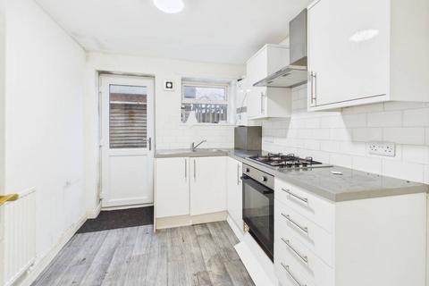 2 bedroom terraced house for sale, Ashburn Grove, Spring Bank West, HU3