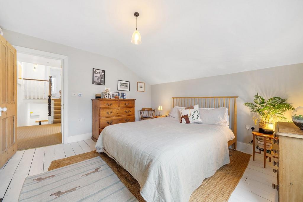 Bedroom 2.JPG