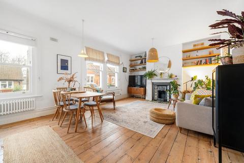2 bedroom flat for sale, Sudbourne Road, SW2