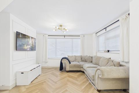 2 bedroom semi-detached house for sale, Edward Gardens, Wickford, SS11