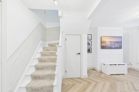 2 bedroom semi-detached house for sale, Edward Gardens, Wickford, SS11