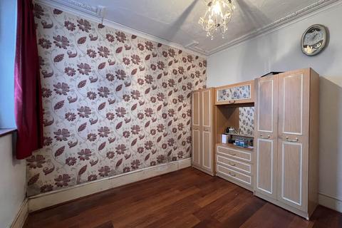 3 bedroom end of terrace house for sale, Little Ilford Lane, London, E12 5PW