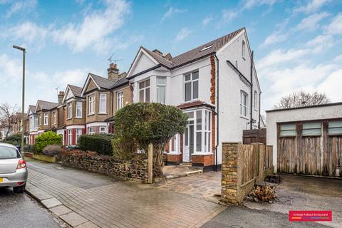 4 bedroom house to rent, Petworth Road, London, N12