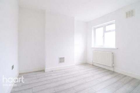 1 bedroom flat for sale, Ulverscroft Road, London