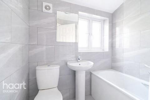1 bedroom flat for sale, Ulverscroft Road, London