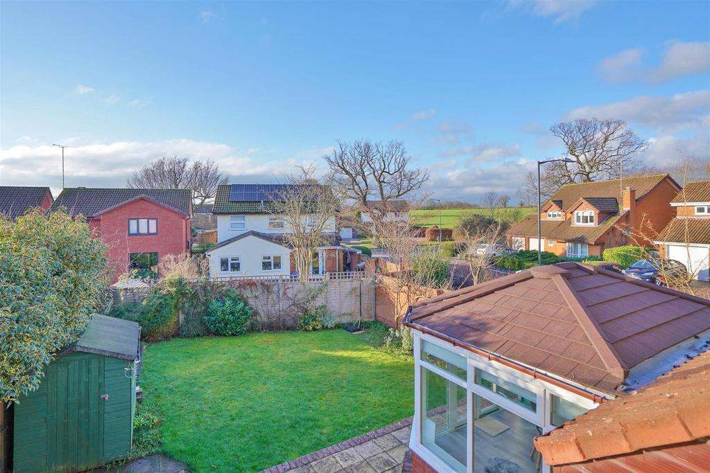 6 Colbourne Close-10.jpg