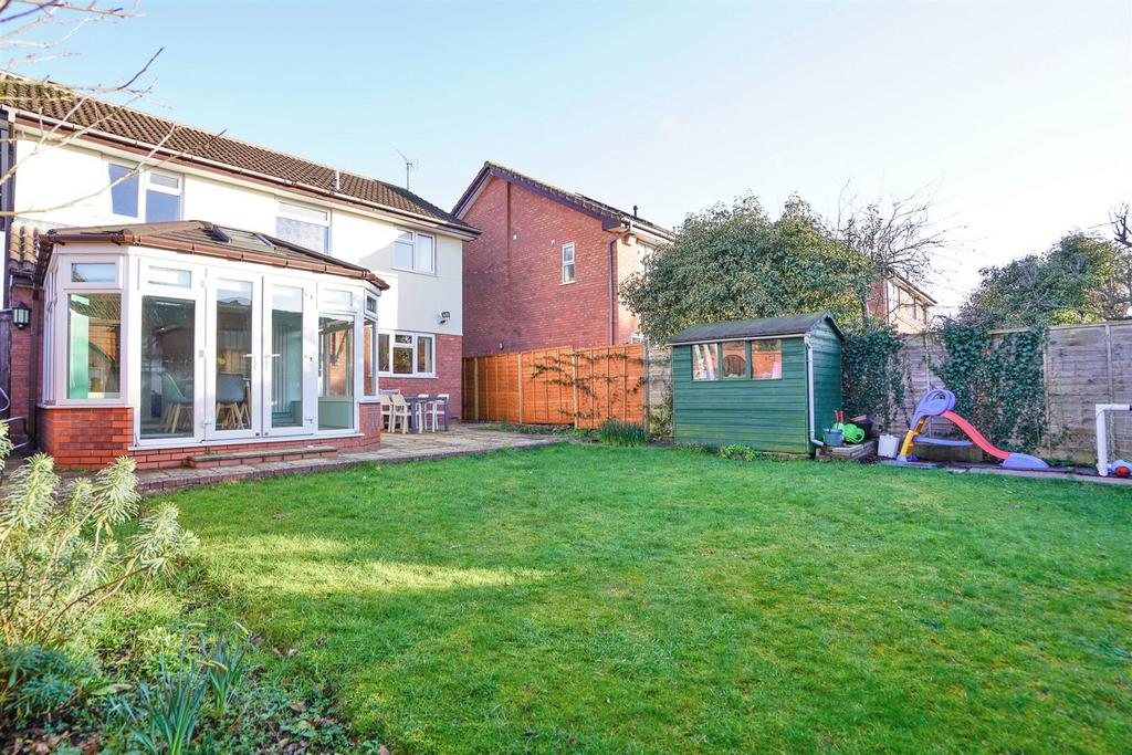 6 Colbourne Close-17.jpg
