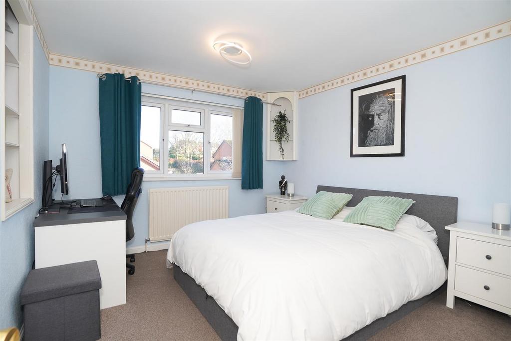 6 Colbourne Close-15.jpg