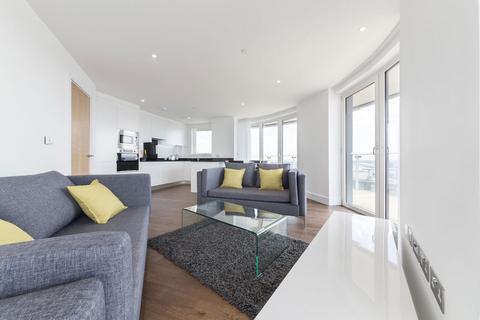 3 bedroom flat to rent, Gateway Tower, London E16