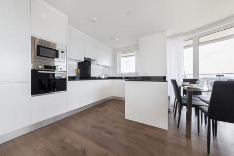 3 bedroom flat to rent, Gateway Tower, London E16