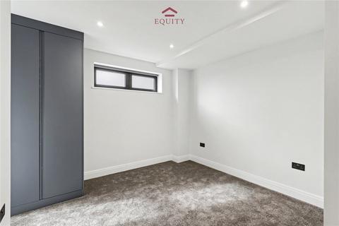 2 bedroom flat to rent, Bullsmoor Lane, Enfield, EN3