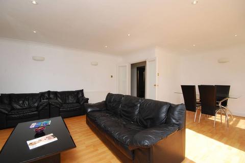 4 bedroom flat to rent, Buckland Crescent, Hampstead, London, NW3