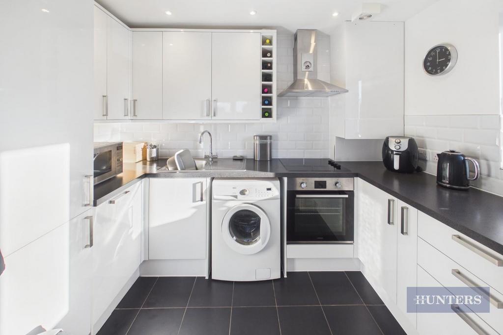 Kitchen 2.jpg