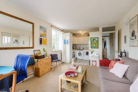 1 bedroom flat to rent, Murray Road, South Ealing, London, W5