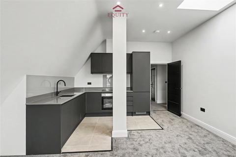 2 bedroom flat to rent, Bullsmoor Lane, Enfield, EN3