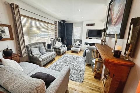4 bedroom bungalow for sale, Hillcrest, Pen-Y-Fai, Bridgend, CF31