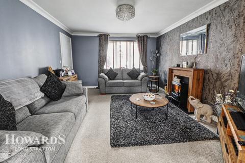 5 bedroom detached house for sale, Saxifrage Close, Tharston