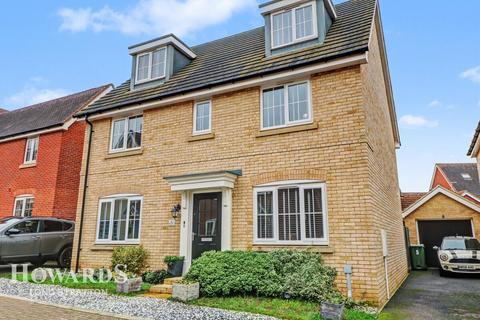 5 bedroom detached house for sale, Saxifrage Close, Tharston