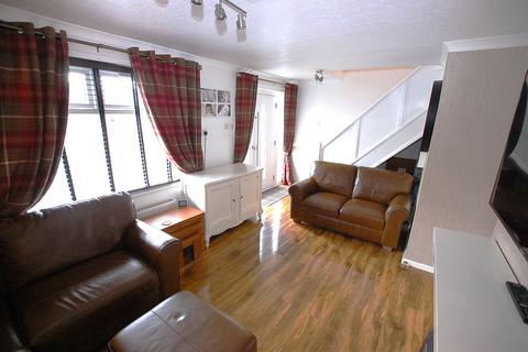 2 bedroom end of terrace house for sale, Northumberland Avenue, Greater Manchester OL7