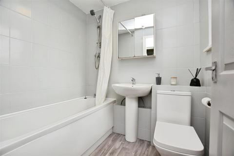 3 bedroom semi-detached house for sale, Hilston Road, Roos HU12
