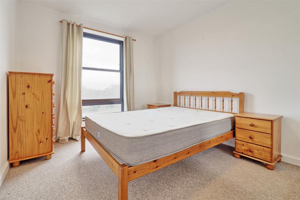 Bedroom 1.jpg