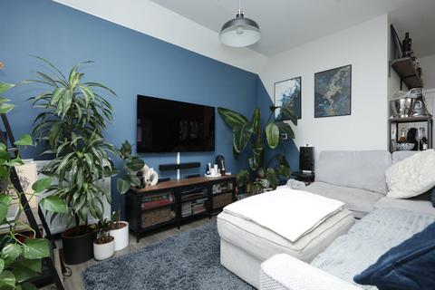 2 bedroom flat for sale, Swift Avenue, Finberry, Ashford, Kent, TN25