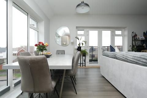 2 bedroom flat for sale, Swift Avenue, Finberry, Ashford, Kent, TN25