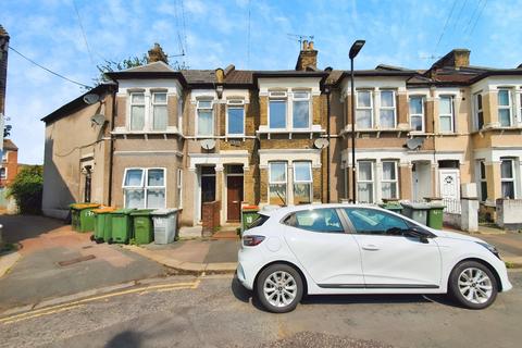 2 bedroom apartment for sale, First Floor Flat, London E16