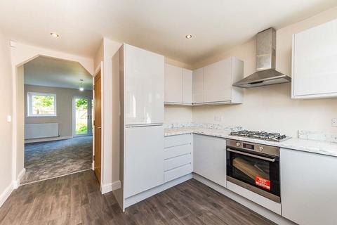 4 bedroom terraced house to rent, Oakland Place, Pontefract WF9