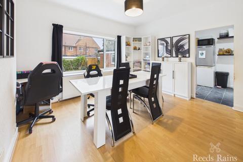 3 bedroom semi-detached house for sale, Maple Drive, North Yorkshire YO12