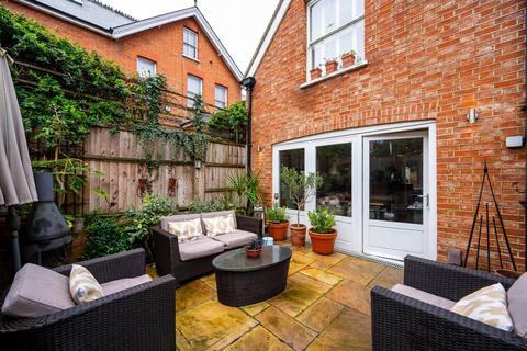2 bedroom detached house for sale, Lower Kings Road, North Kingston, Kingston Upon Thames, KT2