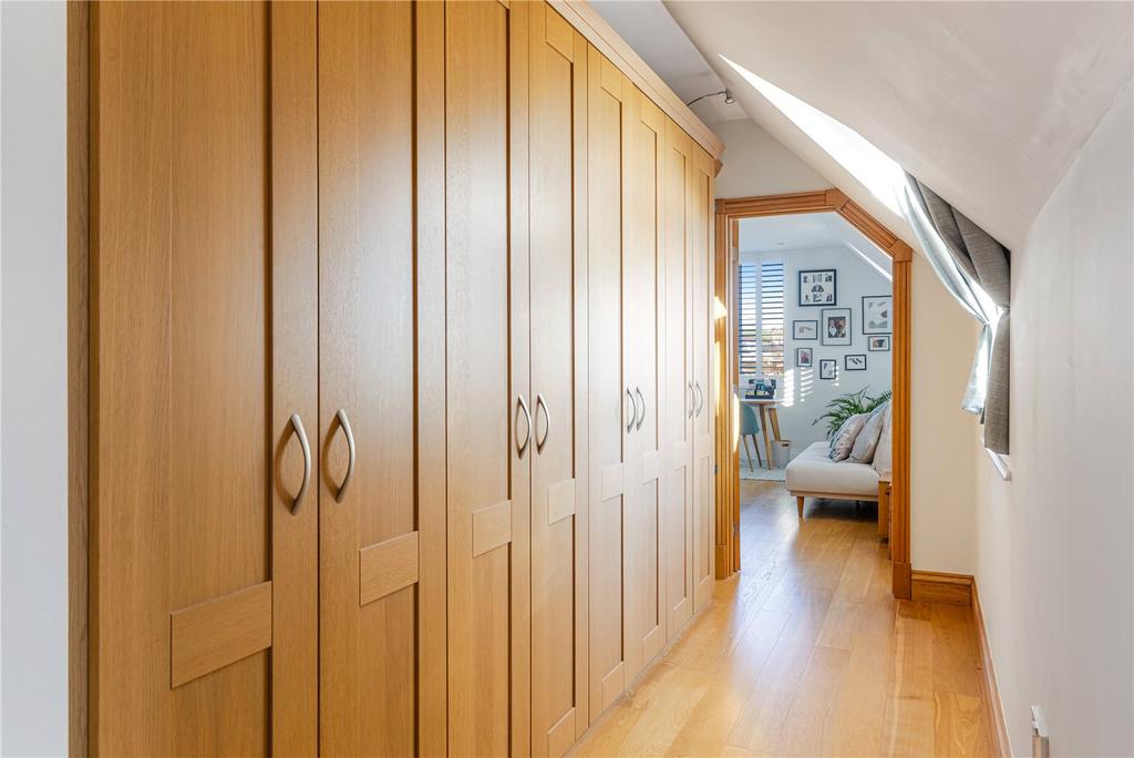 Dressing Area. Bed