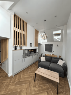 1 bedroom terraced house to rent, Morden Road, Mitcham, CR4