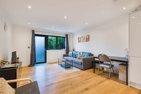 1 bedroom ground floor flat for sale, Masons Hill, Bromley