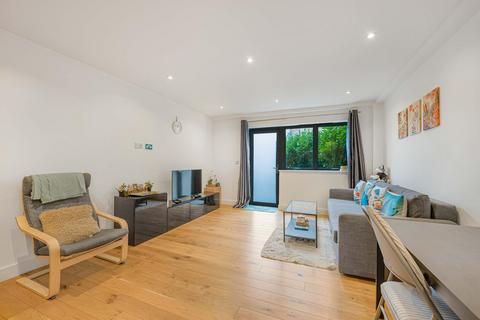 1 bedroom ground floor flat for sale, Masons Hill, Bromley