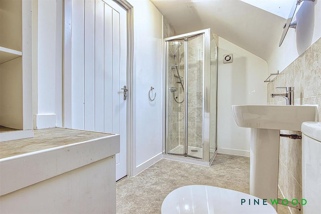 Ensuite shower room