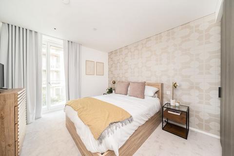 2 bedroom flat to rent, York Place, London SW11