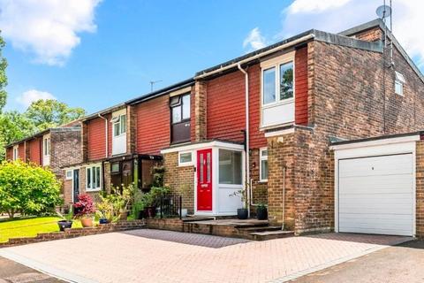 3 bedroom semi-detached house for sale, Newlands Crescent, East Grinstead, RH19